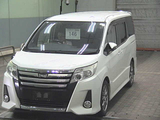 TOYOTA NOAH 2014