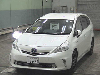 TOYOTA PRIUS ALPHA 2014