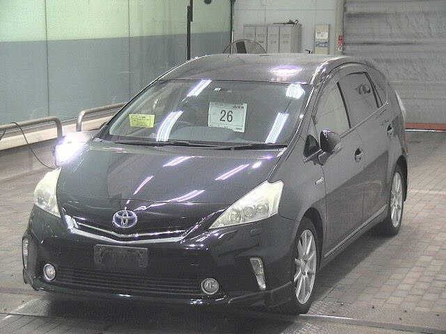 TOYOTA PRIUS ALPHA 2012