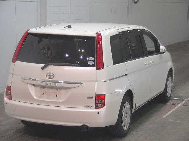 TOYOTA ISIS 2009