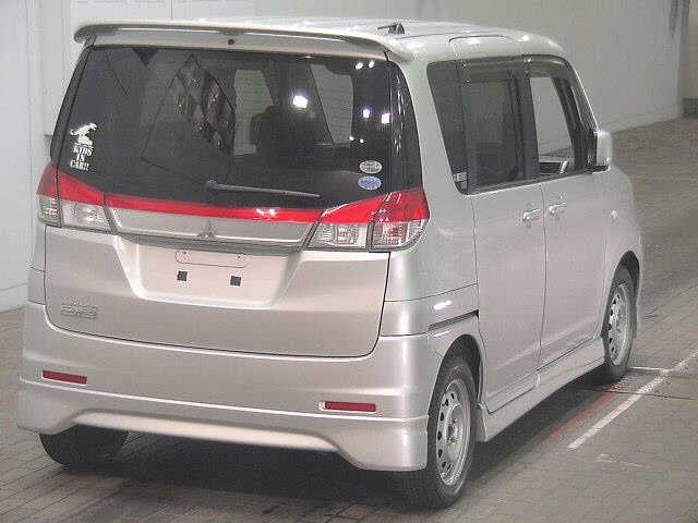 MITSUBISHI DELICA D2 2012