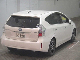 TOYOTA PRIUS ALPHA 2014