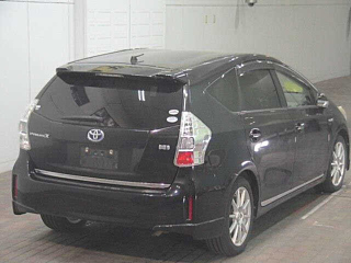 TOYOTA PRIUS ALPHA 2012