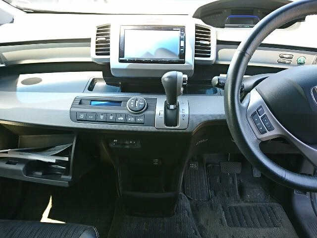 HONDA FREED 2015
