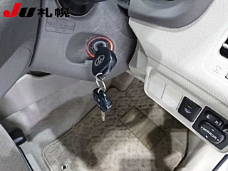 TOYOTA COROLLA AXIO 2011