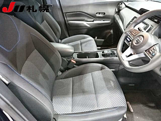 NISSAN KIX 2023