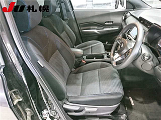 NISSAN KIX 2023