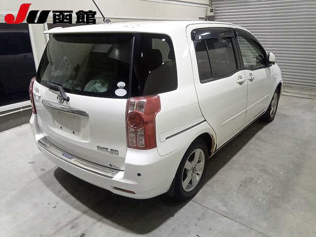TOYOTA RAUM 2008