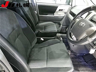 TOYOTA NOAH 2008