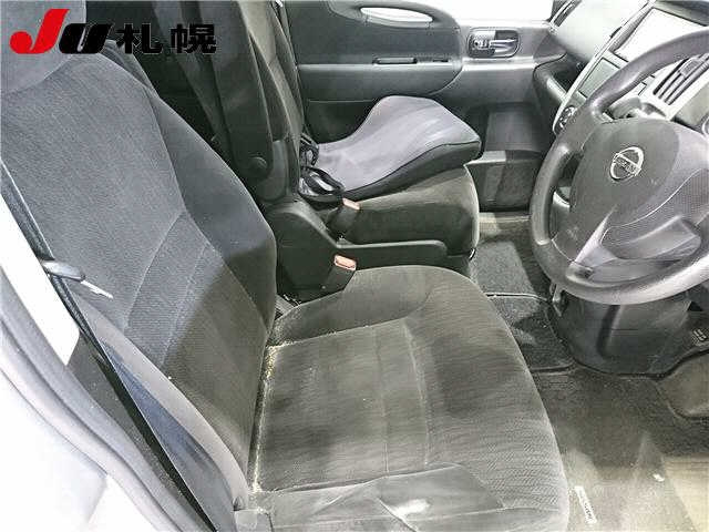 NISSAN SERENA 2010