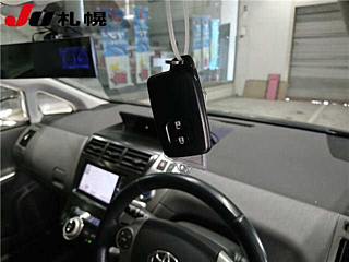 TOYOTA PRIUS ALPHA 2013