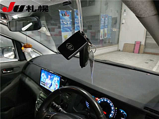 TOYOTA ISIS 2010