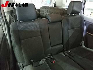 TOYOTA ISIS 2010