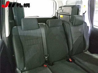 TOYOTA VOXY 2010