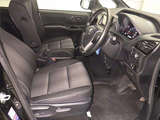 TOYOTA VOXY 2021