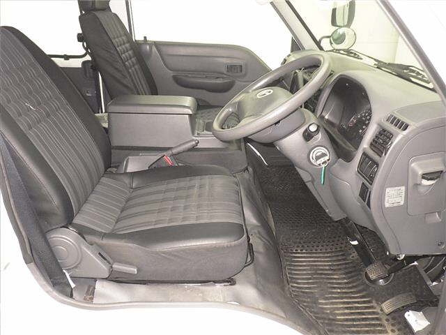 MAZDA BONGO VAN 2017