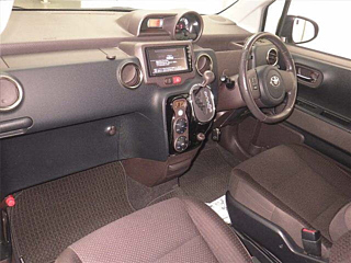 TOYOTA SPADE 2015