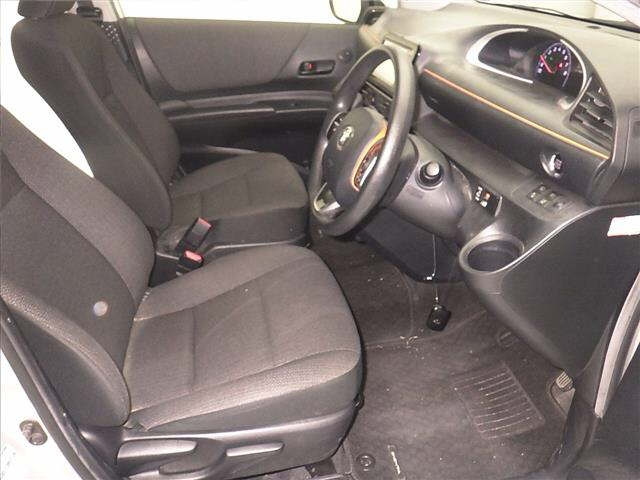 TOYOTA SIENTA 2019