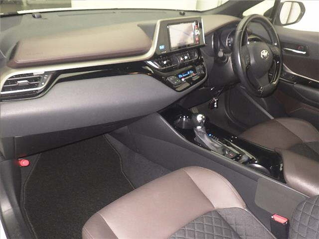 TOYOTA C-HR 2017