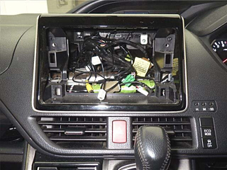 TOYOTA VOXY 2014