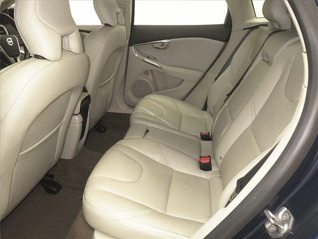 VOLVO V40 2013