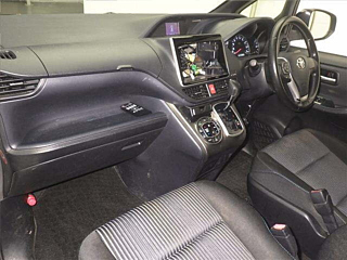 TOYOTA VOXY 2014