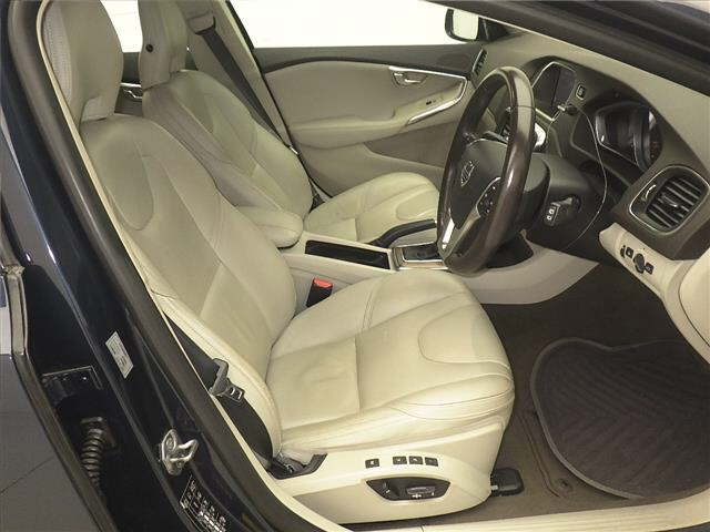 VOLVO V40 2013