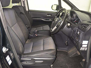 TOYOTA VOXY 2014