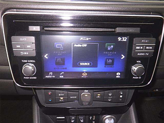NISSAN LEAF 2018