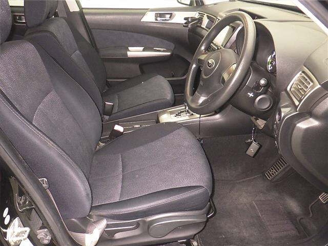 SUBARU EXIGA 2010