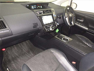 TOYOTA PRIUS ALPHA 2017