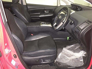 TOYOTA PRIUS ALPHA 2017