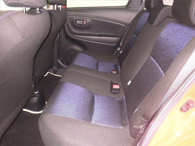 TOYOTA VITZ 2016