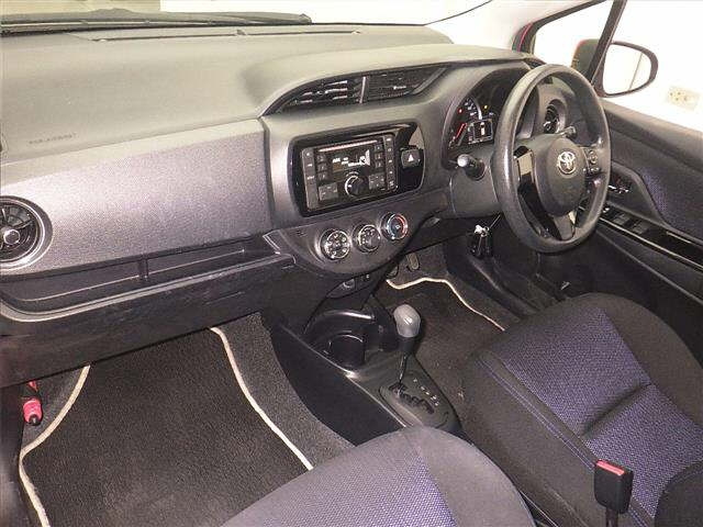 TOYOTA VITZ 2016