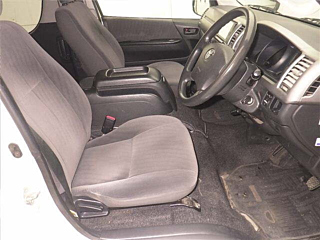 TOYOTA HIACE VAN 2011