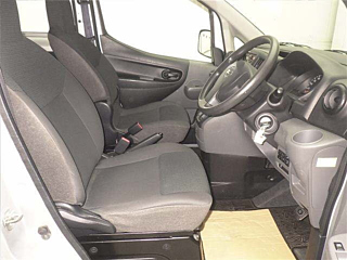NISSAN NV200 2020