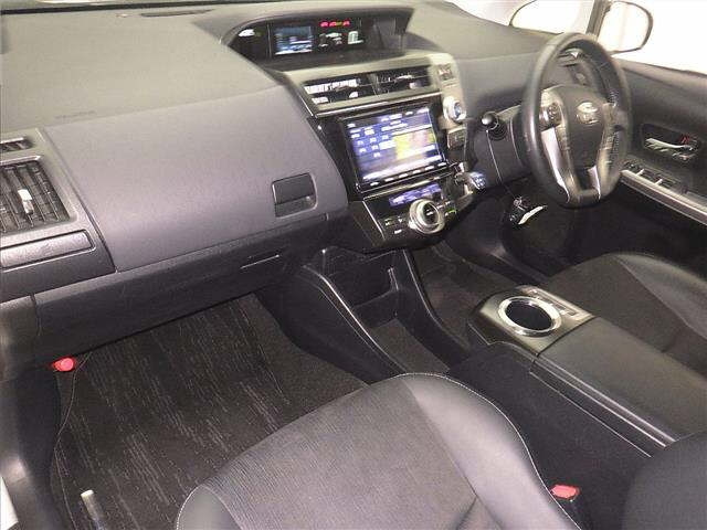 TOYOTA PRIUS ALPHA 2021