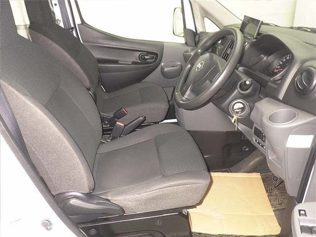 NISSAN NV200 2020