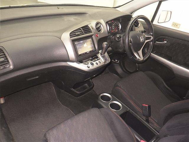 HONDA STREAM 2010