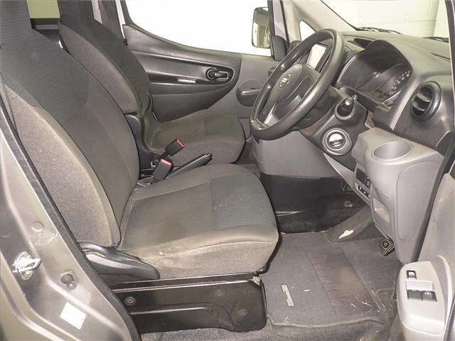NISSAN NV200 2020