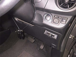 TOYOTA VITZ 2019