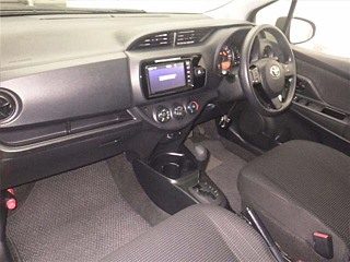 TOYOTA VITZ 2019