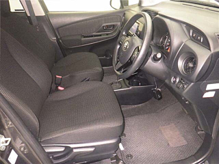 TOYOTA VITZ 2019