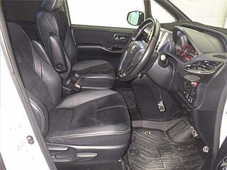 TOYOTA NOAH 2017