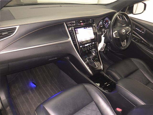 TOYOTA HARRIER 2018