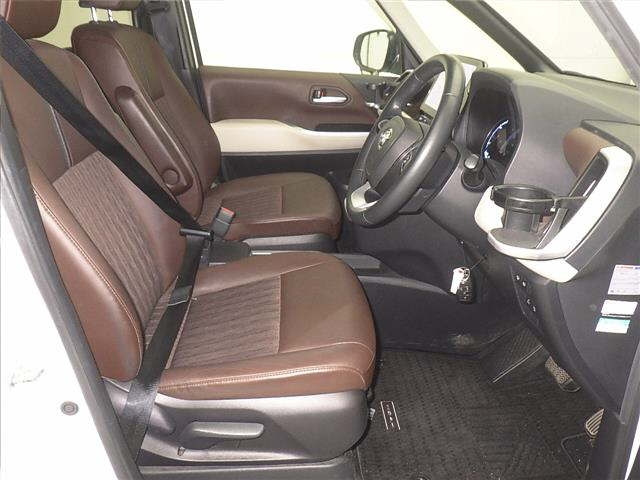 TOYOTA NOAH 2022
