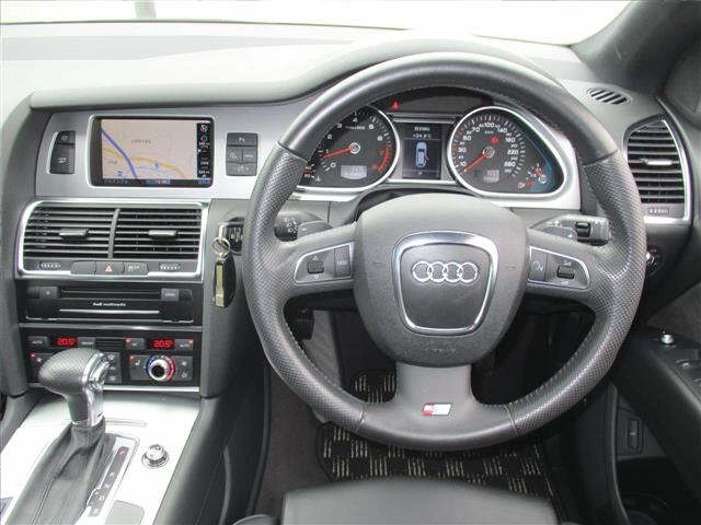 AUDI Q7 2011
