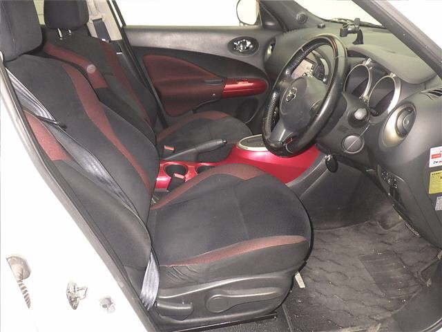 NISSAN JUKE 2011