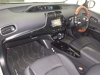 TOYOTA PRIUS 2016