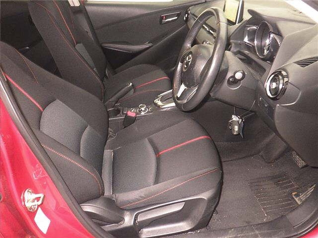 MAZDA DEMIO 2016